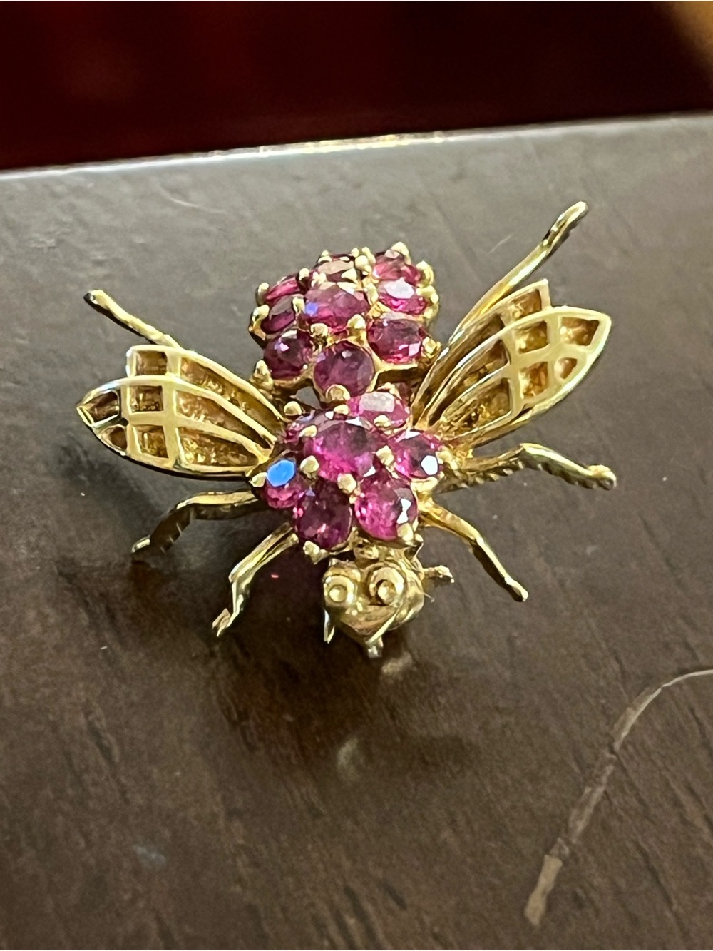 VINTAGE ELEGANT 14K YELLOW GOLD PIN-FLY BROOCH with FINE NATURAL RUBIES,1940's
